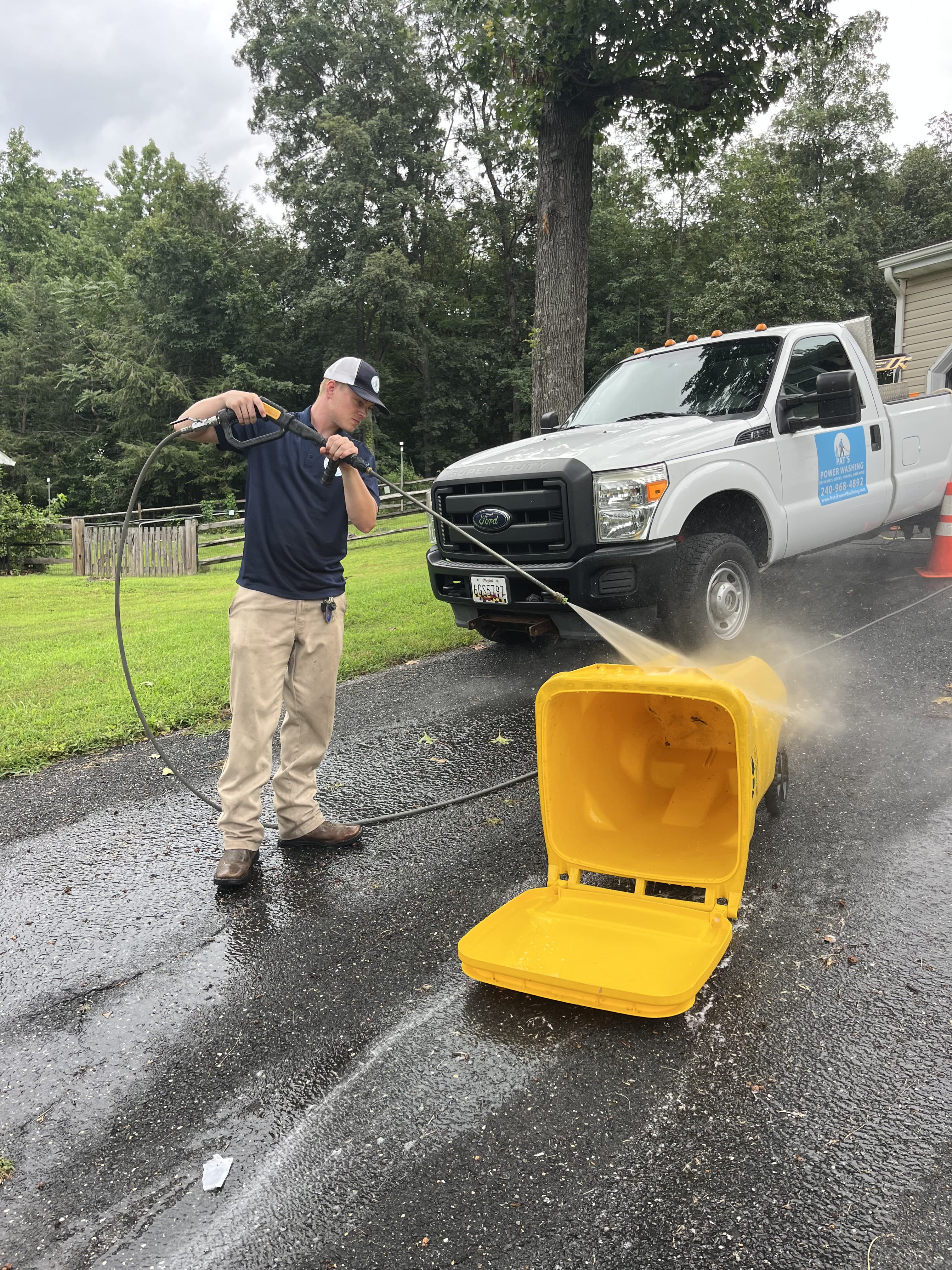 Power washing back steps before and after